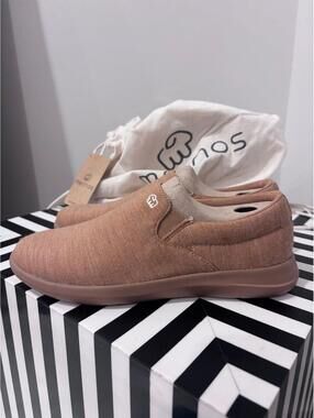 Merinos Wool Slip-On Sneakers Brown Women’s Size 7 NEW With Dust Bag